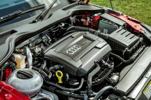 Audi TT Roadster 2.0 TFSI Quattro S-Line 2015 года  (AU)